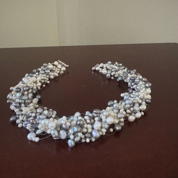 Tiffany &Co Iridesse pearls neckless - Picture 8 of 15